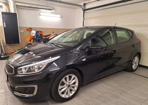 Kia Ceed cena 44900 przebieg: 117000, rok produkcji 2017 z Myślibórz małe 667